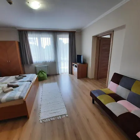 Zöld Béka Panoráma Wellness I. *