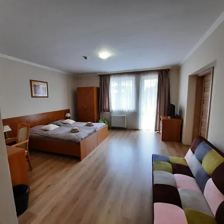 Zöld Béka Panoráma Wellness I.